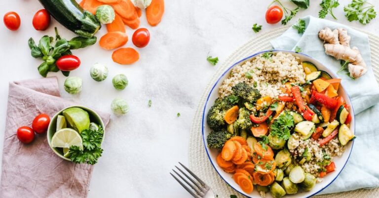 Food - Flat-lay Photography of Vegetable Salad on Plate