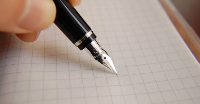 Tips - Black Fountain Pen